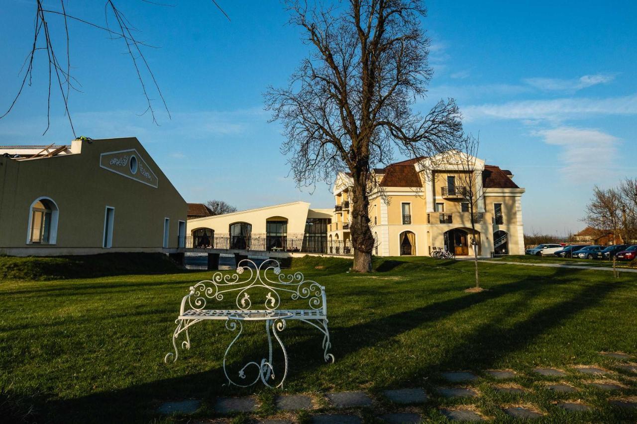 Hotel Cardinal-Domeniile Martinutzi Alba Iulia Exterior photo
