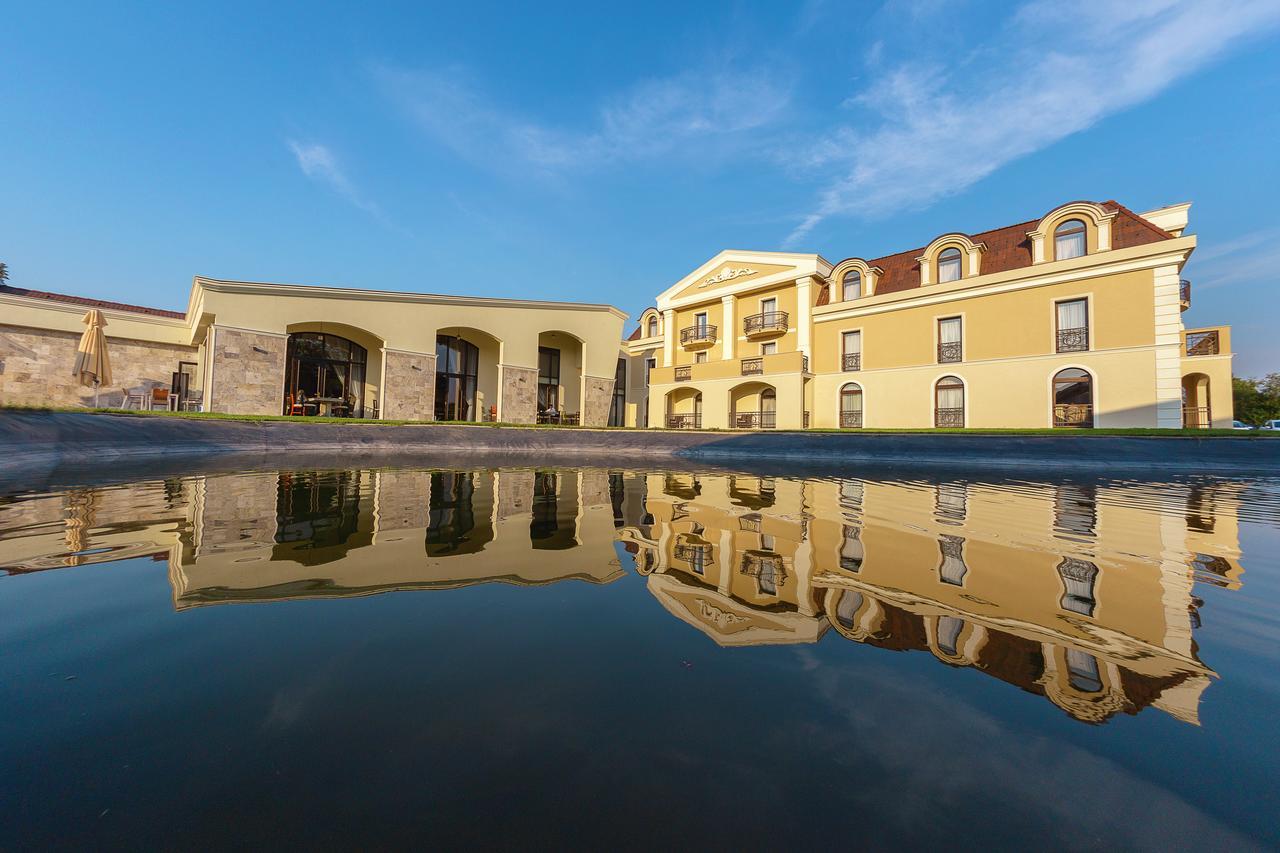 Hotel Cardinal-Domeniile Martinutzi Alba Iulia Exterior photo
