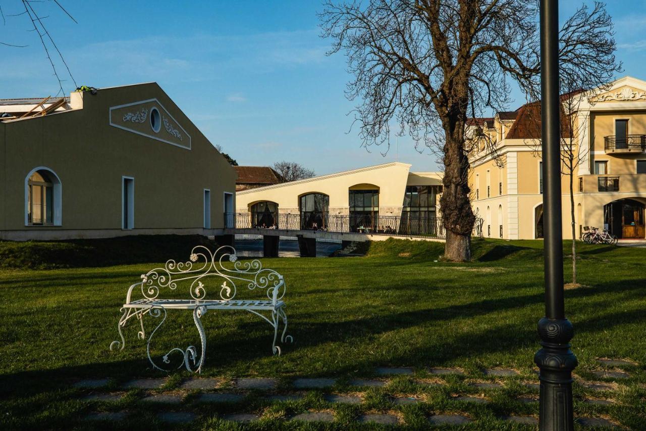 Hotel Cardinal-Domeniile Martinutzi Alba Iulia Exterior photo